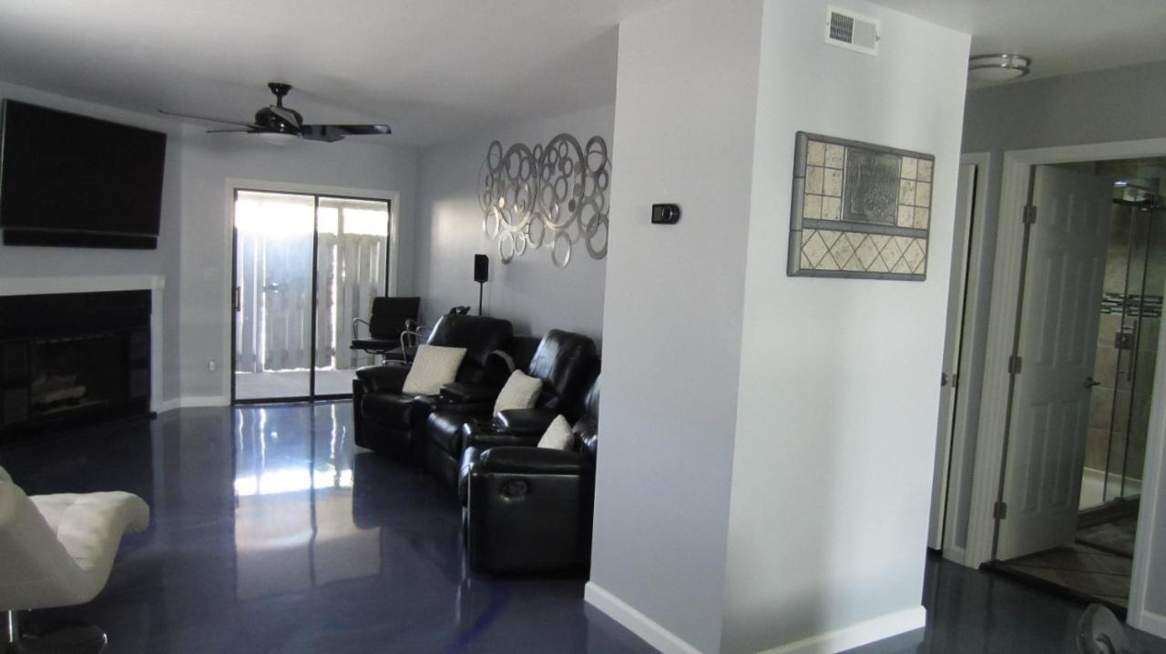Modern/Retro Condo Highpoint Εξωτερικό φωτογραφία